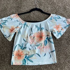 White flower cropped shirt